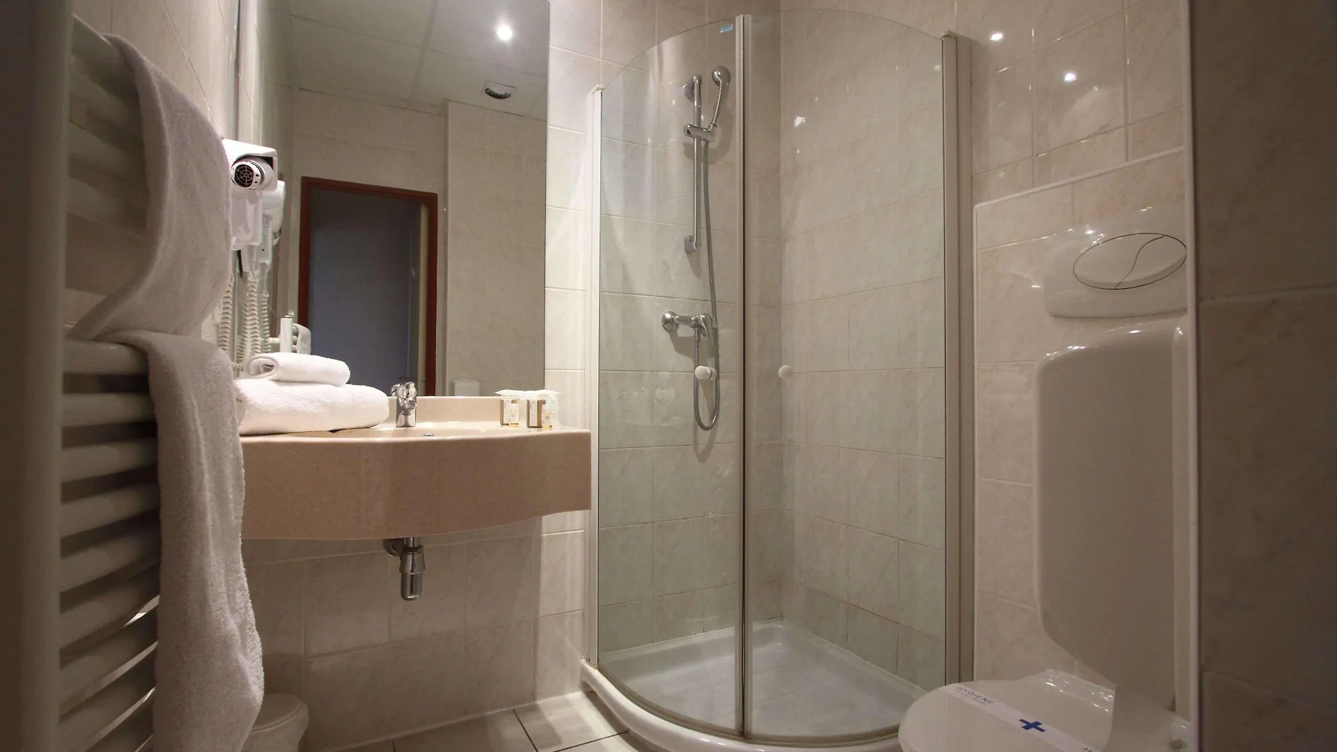 Hôtel Kyriad Lamballe Hotel