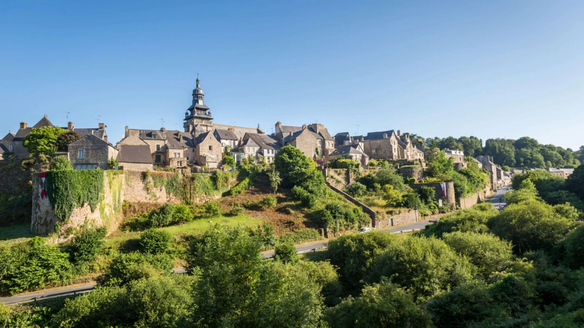 ***  Kyriad Hotel Lamballe Francia