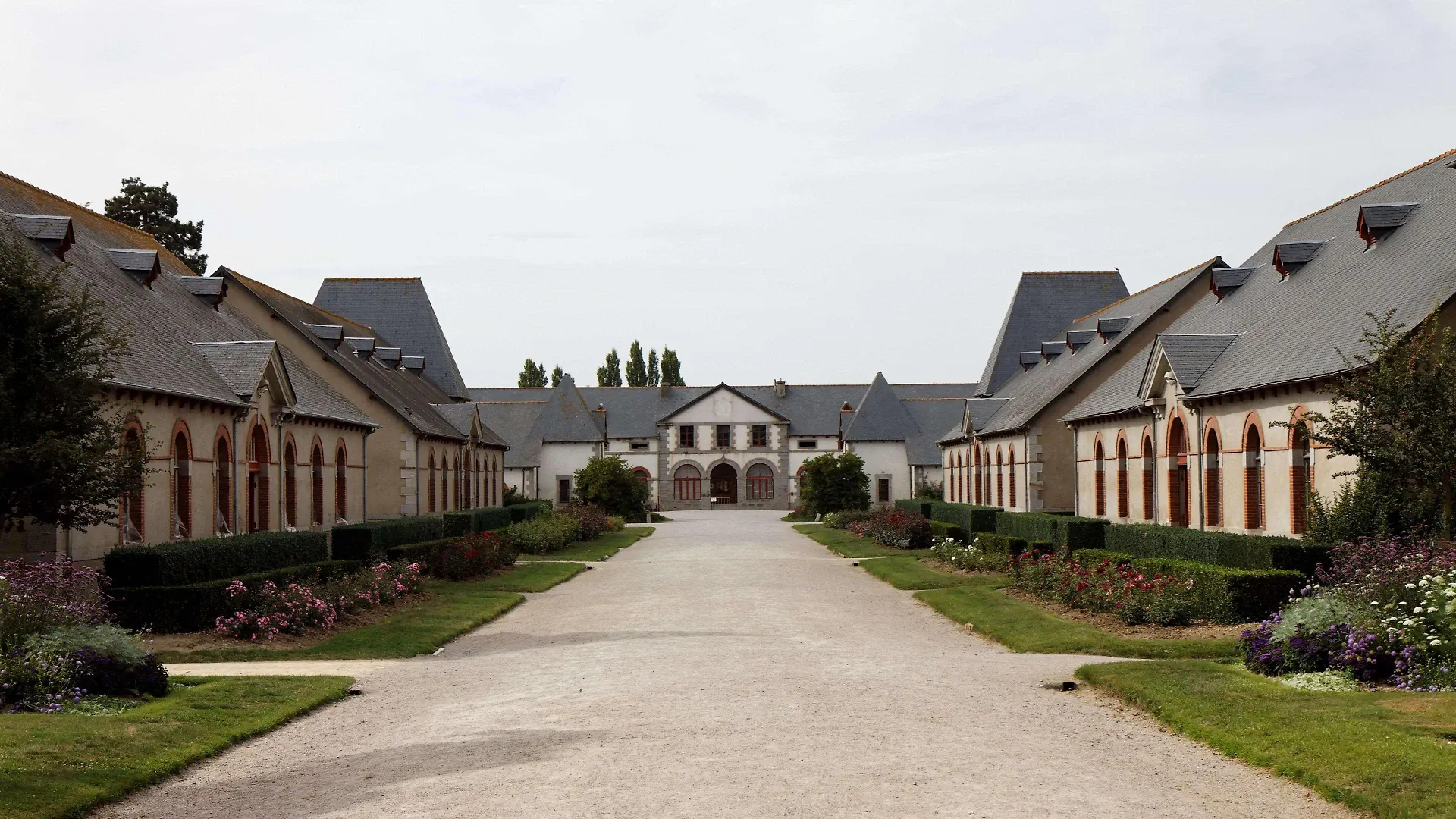***  Kyriad Hotel Lamballe France
